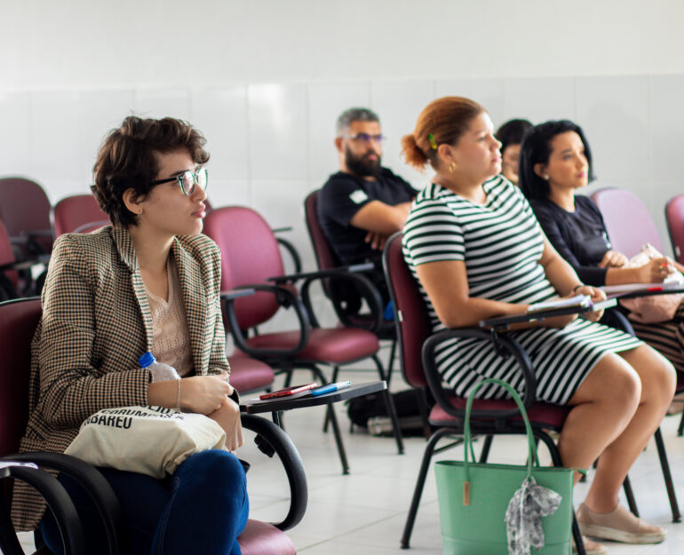 Múltiplas carreiras e professores especializados impulsionam sucesso de alunos de Direito na Fanese