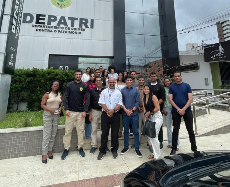 Estudantes de Direito da Fanese conhecem de perto trabalho da Polícia Civil no combate aos crimes cibernéticos
