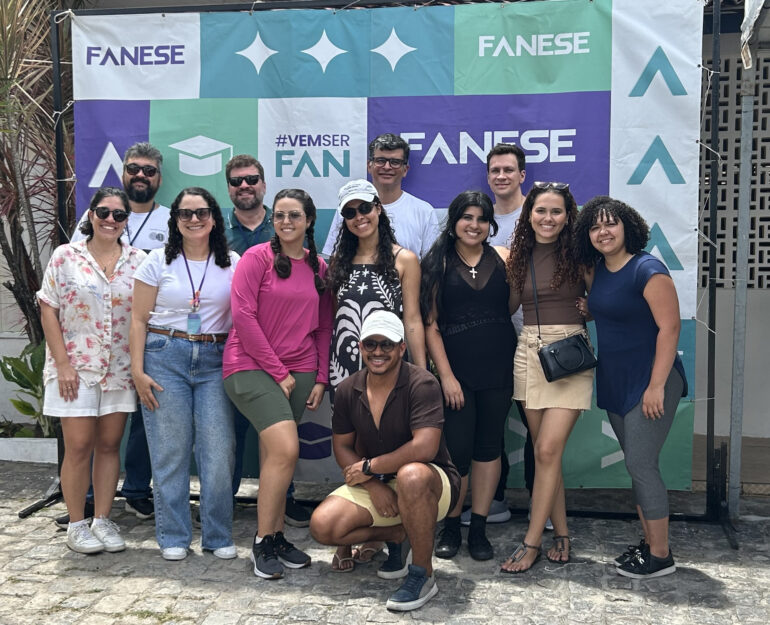 Alunos e professores do curso de Arquitetura realizam montagem do projeto do 'Fasc Sustentável' deste ano