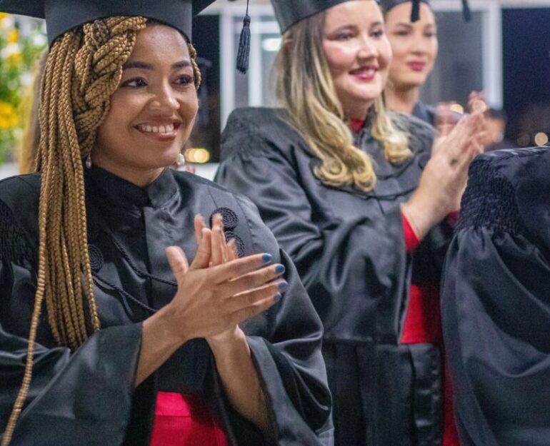 Segunda Graduação: ingresse com 40% de desconto em todo curso na Fanese