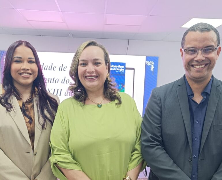 Estudante e egressa da Fanese têm artigos publicados na Revista da PGE-SE