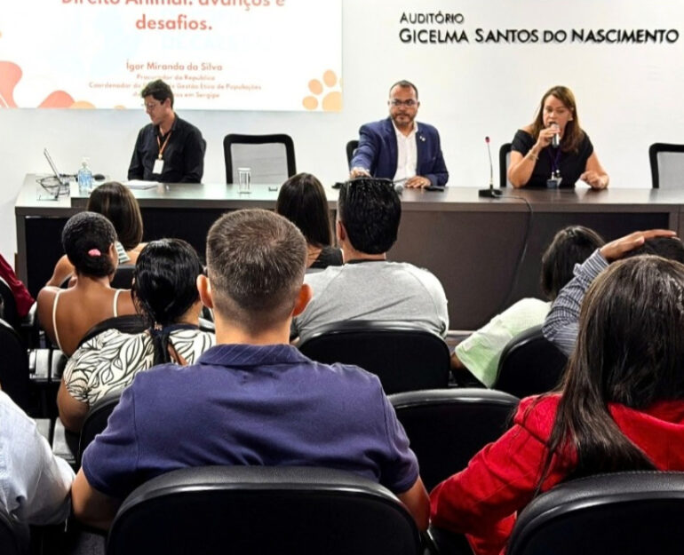 Alunos de Direito participam de visita ao MPF com procurador da República